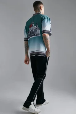 Hot boohooMAN Satin Oversized Revere Statue Border Shirt green