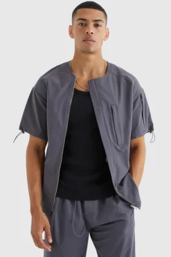 Sale boohooMAN Short Sleeve Collarless Technical Zip Shirt charcoal