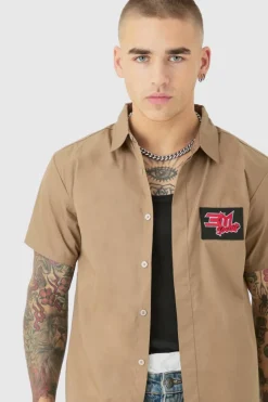 Sale boohooMAN Short Sleeve Concealed Placket Moto Poplin Shirt taupe