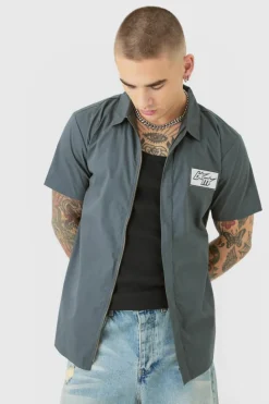 Sale boohooMAN Short Sleeve Concealed Placket Moto Poplin Shirt charcoal