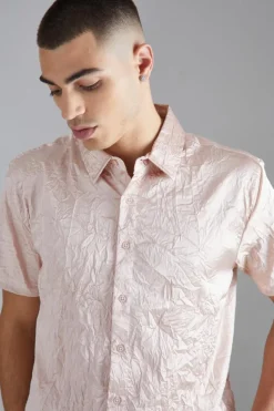 Outlet boohooMAN Short Sleeve Crinkle Satin Sheen Shirt ecru