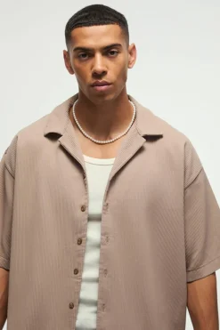 New boohooMAN Short Sleeve Revere Oversized Pleated Shirt mocha