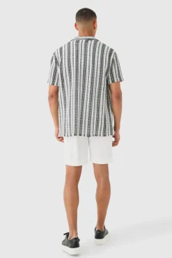 Online boohooMAN Short Sleeve Revere Oversized Open Knit Stripe Shirt black
