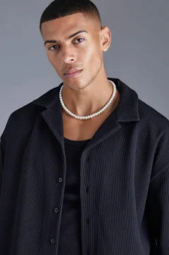 Online boohooMAN Short Sleeve Revere Oversized Fit Pleated Shirt black
