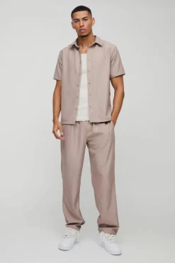 Best boohooMAN Short Sleeve Soft Twill Smart Shirt & Trouser Set mocha