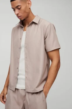 Best boohooMAN Short Sleeve Soft Twill Smart Shirt & Trouser Set mocha