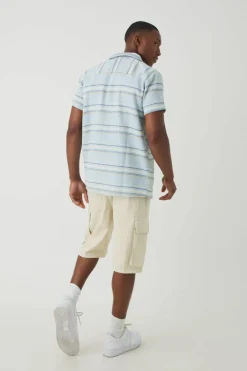 Online boohooMAN Short Sleeve Textured Stripe Shirt blue