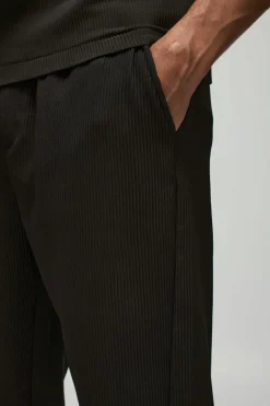 Outlet boohooMAN Slim Fit Pleated Trousers black
