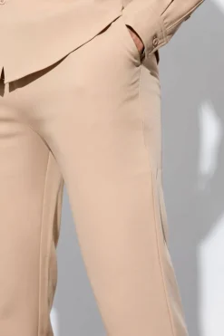Sale boohooMAN Straight Fixed Waist Tailored Trouser stone