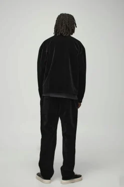 Store boohooMAN Straight Leg Half Fixed Waistband Velour Trousers black