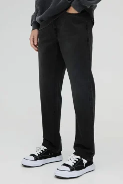 Store boohooMAN Straight Rigid Jean In charcoal