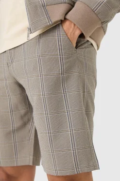Hot boohooMAN Stretch Textured Check Fixed Waist Shorts brown