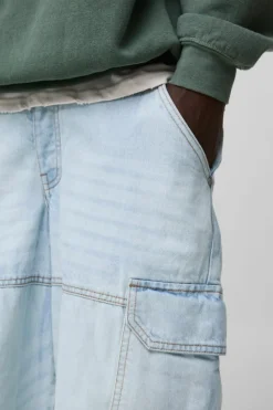 Best boohooMAN Super Baggy Rigid Cargo Denim Jeans light blue