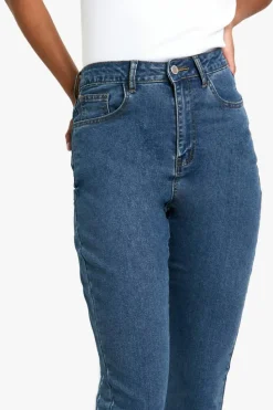 Cheap boohoo Tall Basics Flared Jeans mid blue