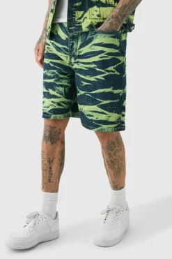 Fashion boohooMAN Tall Bleach Wash Relaxed Denim Short green