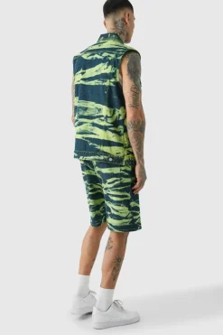 Fashion boohooMAN Tall Bleach Wash Relaxed Denim Short green