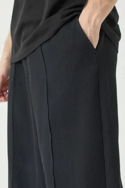 Fashion boohooMAN Tall Elasticated Waist Wide Leg Pleated Pintuck Seam Trouser black