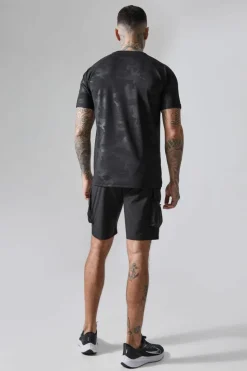Discount boohooMAN Tall Man Active Camo Raglan Regular Fit Performance T-shirt black