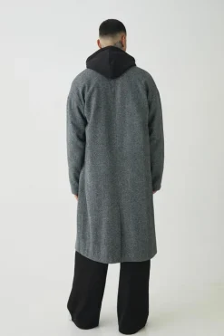 Store boohooMAN Tall Oversized Drop Shoulder Herringbone Overcoat In grey