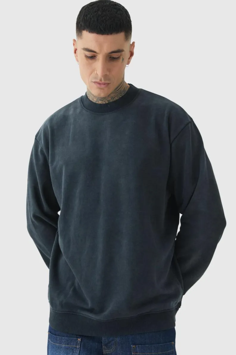 Store boohooMAN Tall Oversized Extended Neck Acid Wash Sweatshirt black