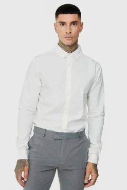 Store boohooMAN Tall Poplin Shirt In white