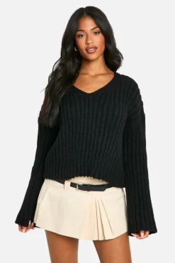 Store boohoo Tall Ribbed V Neck Cropped Knitted Jumper black