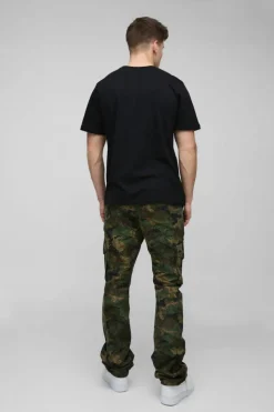Discount boohooMAN Tall Slim Stacked Flare Multi Cargo Camo Bandana Trouser dark green