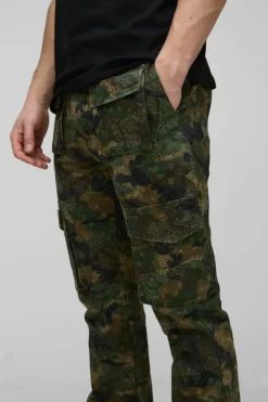 Discount boohooMAN Tall Slim Stacked Flare Multi Cargo Camo Bandana Trouser dark green