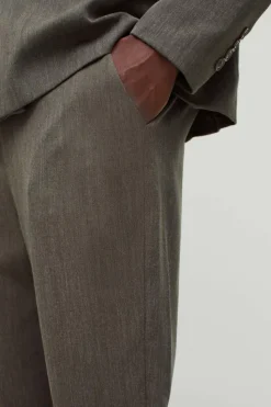 Fashion boohooMAN Tapered Cropped Fit Trousers taupe