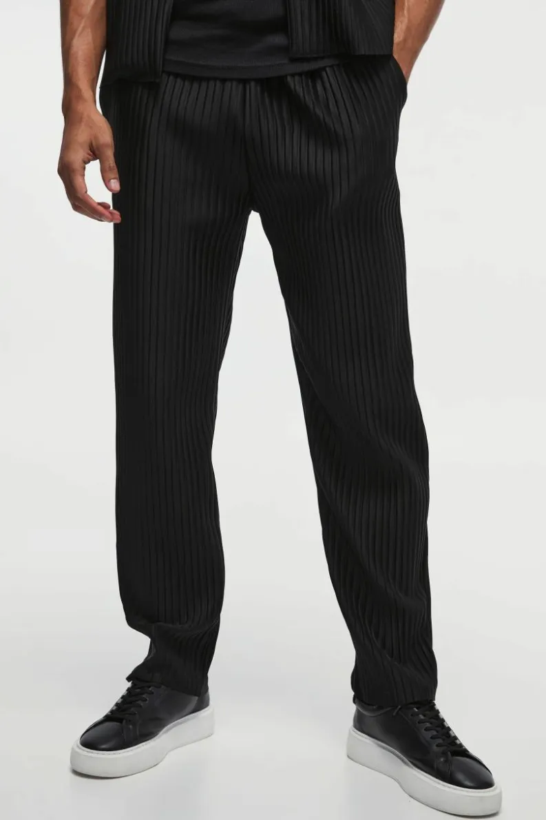 Flash Sale boohooMAN Tapered Fit Elasticated Waist Pleated Trouser black
