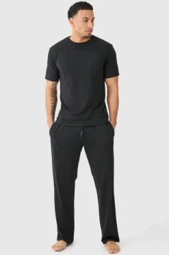 Store boohooMAN T-shirt & Trouser Lounge Set black