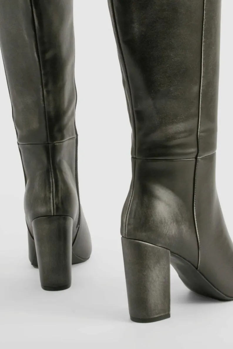 Store boohoo Vintage Look Knee High Block Heel Boots grey