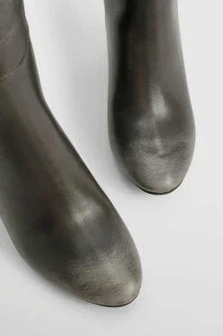 Store boohoo Vintage Look Knee High Block Heel Boots grey