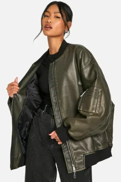 Store boohoo Vintage Look Oversized Faux Leather Bomber Jacket grey