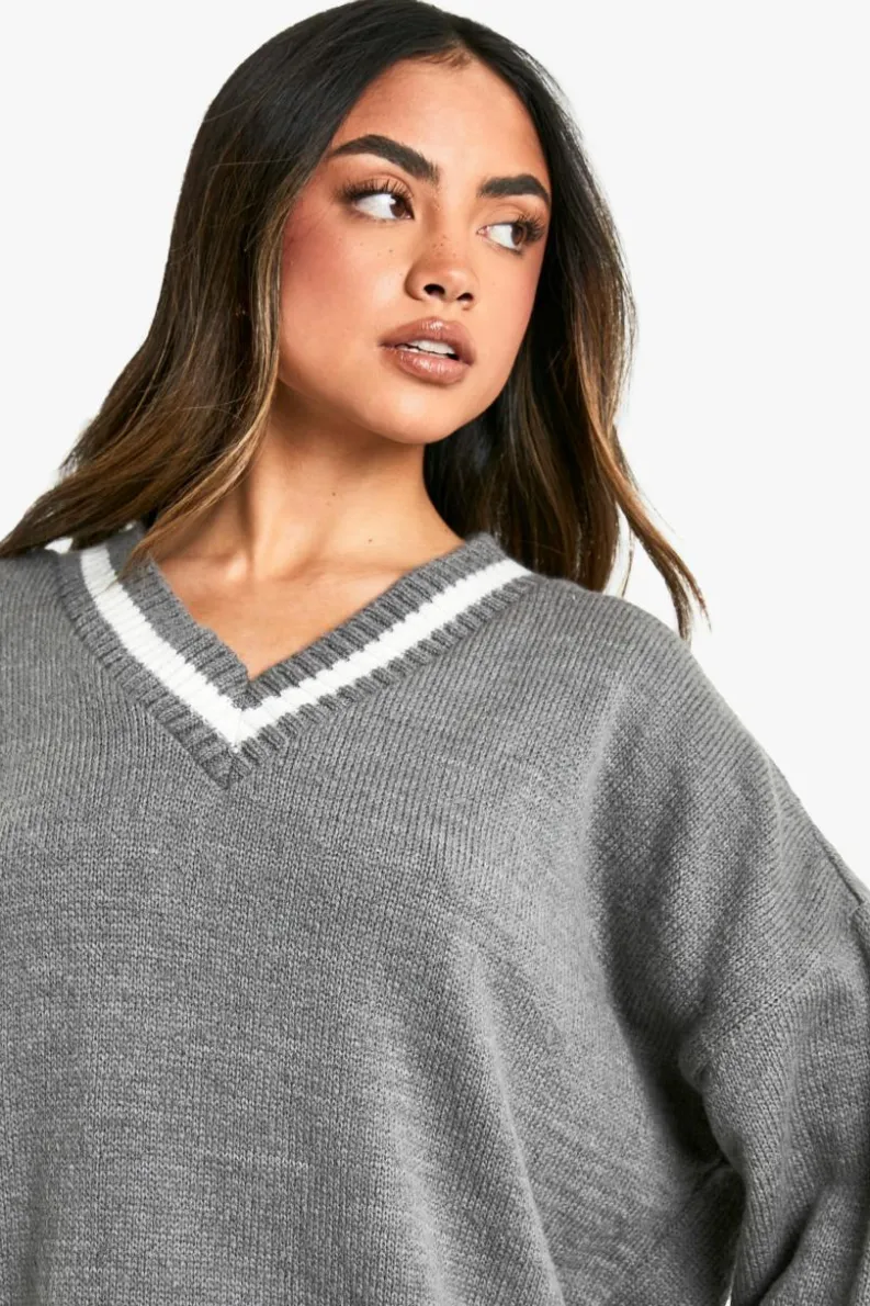 New boohoo V neck contrast trim jumper grey