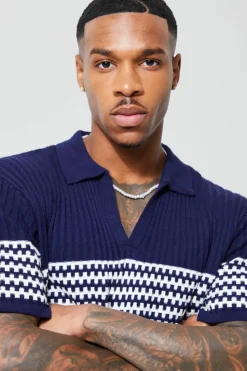Hot boohooMAN V Neck Striped Knitted Polo navy