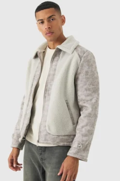 Store boohooMAN Washed PU And Borg Panel Harrington Jacket In grey