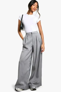 Clearance boohoo Basic Cotton Cropped Baby T-shirt white